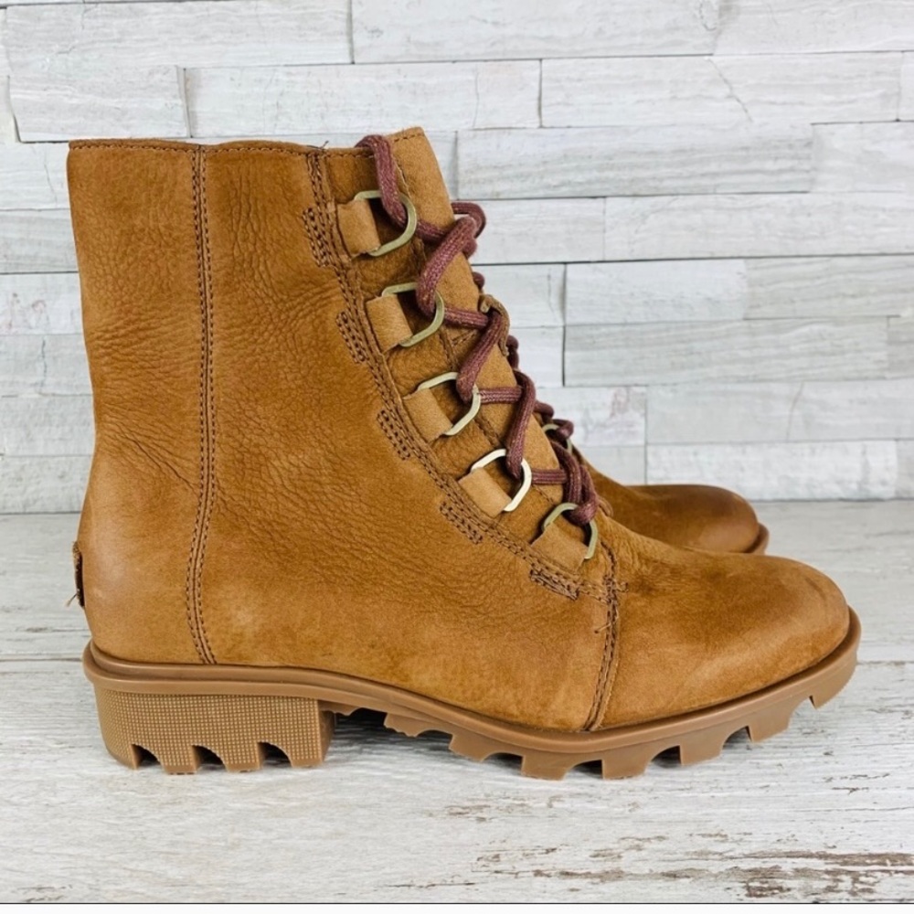 SOREL NWOB Phoenix Short Leather Lace Boots 7.5M